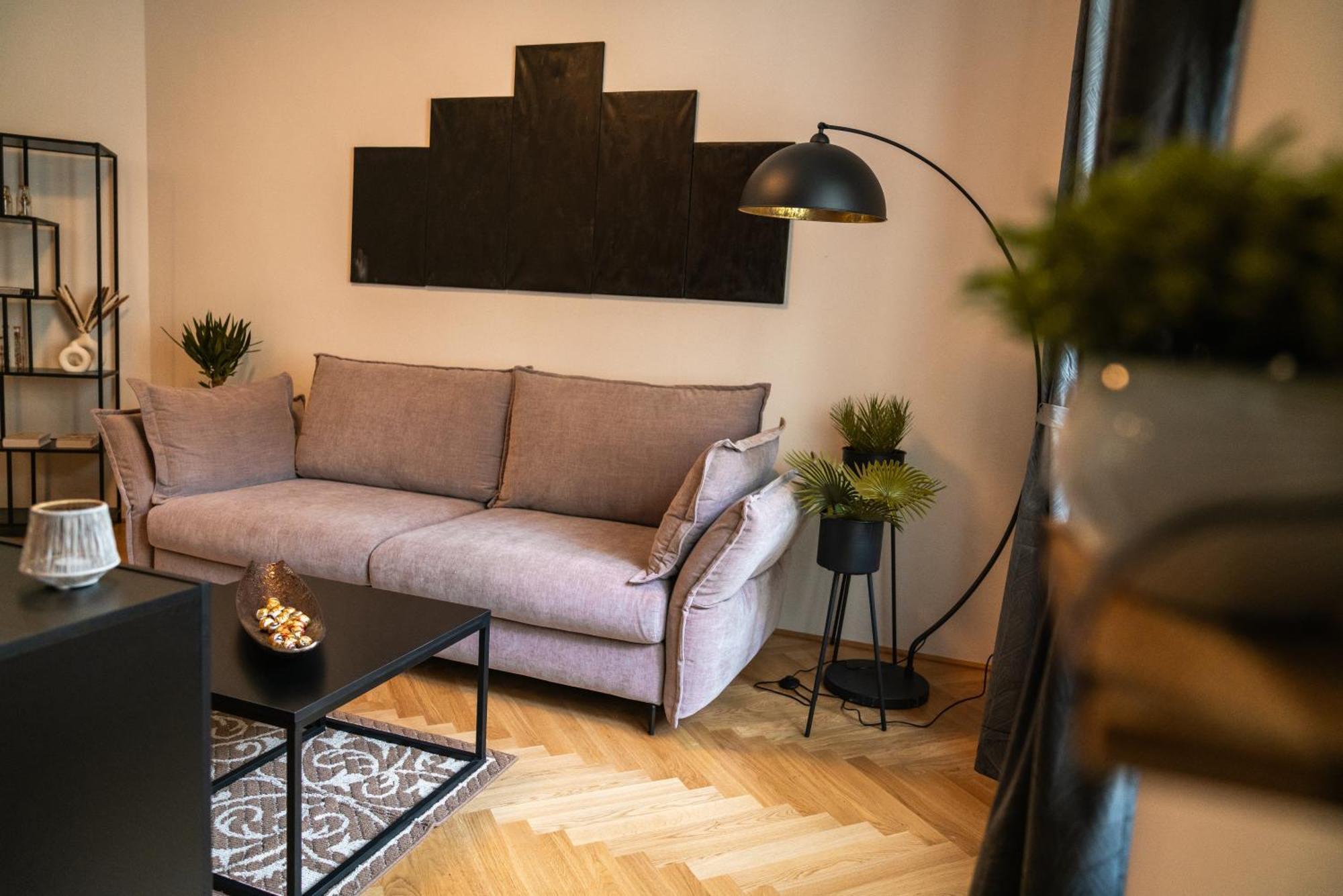 City: Live, Work, Play Appartement Wenen