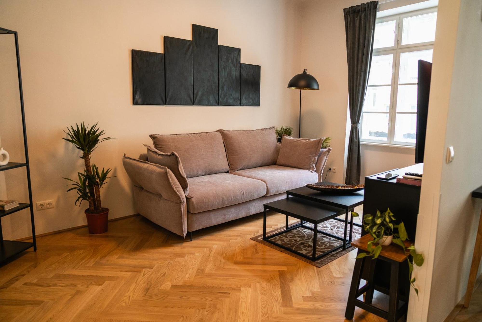 Appartement City: Live, Work, Play *
