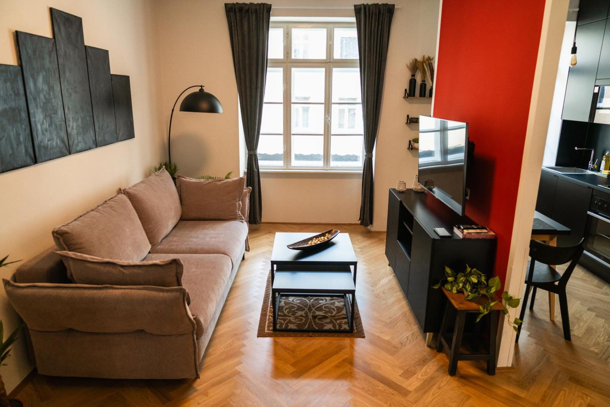 Appartement City: Live, Work, Play *